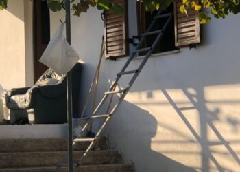 E rëndë në Finiq! 65-vjeçari humb jetën pasi dysheku i mori flakë  (EMRI)