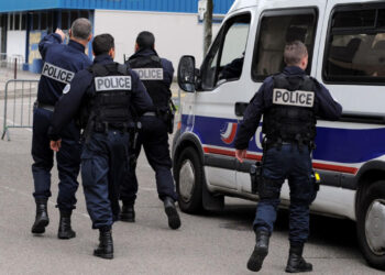 Valë arrestimesh në Francë pas kërcënimeve të rreme për sulme me bomba