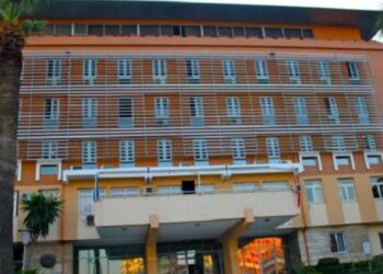 Për çfarë akuzohet? Arrestohet në zyrë ish-drejtoresha e Kadastrës së Durrësit