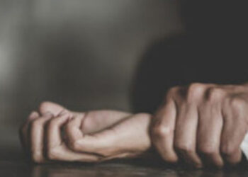 Vajza e përdhunuar: Isha në lidhje me një prej tyre, s’e dija që ishte i martuar