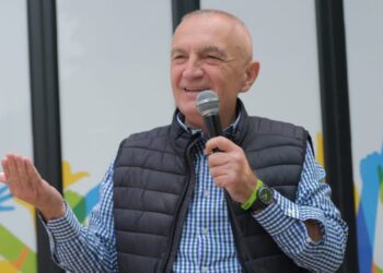 Është arratisur? Artan Hoxha zbulon se në cilin shtet ndodhet Ilir Meta