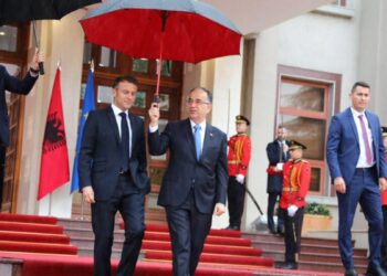 Zbardhet takimi Begaj-Macron, në fokus situata e tensionuar në Kosovë