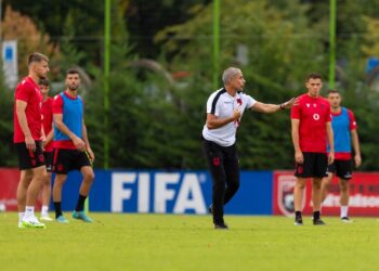 Del lista për dy ndeshjet e radhës, Sylvinho publikon emrat e lojtarëve kuqezi