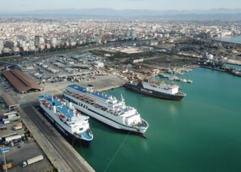 Mot i keq/ Drejtoria Detare anulon lundrimin e anijeve të vogla