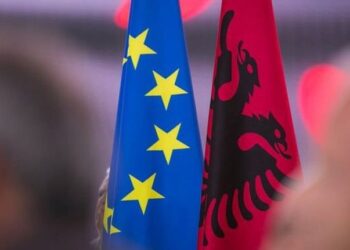 Varhelyi: Të hapen kapitujt e parë për anëtarësimin e Shqipërisë në BE