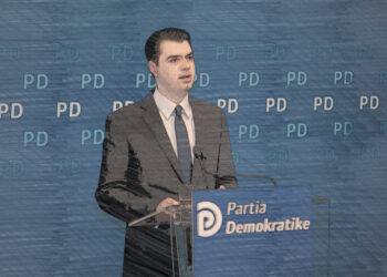 Vettingu në politikë, Basha dorëzon në Kuvend preojektligjin