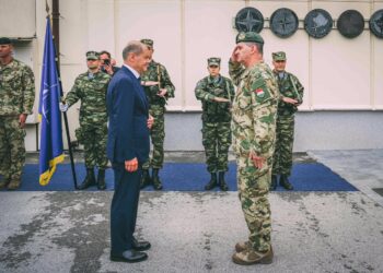 Tensionet Kosovë-Serbi, Scholz: KFOR duhet të jetë në pozicion