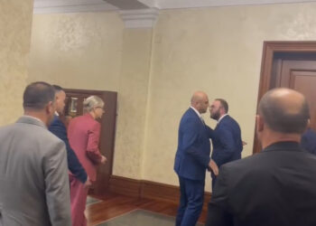 Bardhi përplaset sërish me Nikollën: Turp, Kuvendi nuk është vila jote