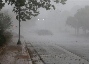 Stuhia Ciaran godet Evropën Perëndimore, disa viktima dhe miliona njerëz pa rrymë