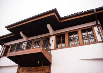 Trashëgimia kulturore në luftë me zjarret