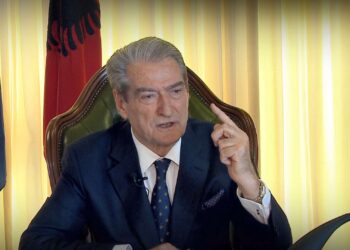 “Diktatura u vendos tani apo në 2008”, Berishës i ndodh e papritura gjatë deklaratës