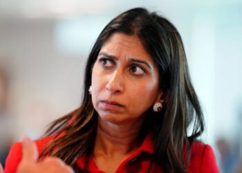 Cilësoi terroristë protestuesit pro-Palestinës, shkarkohet Suella Braverman