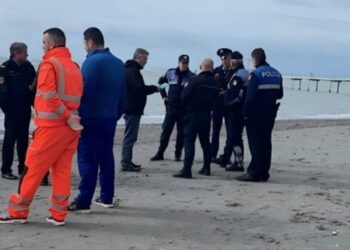 E rëndë! Gjendet në plazhin e Durrësit trupi i pajetë i një gruaje (EMRI)
