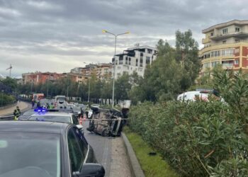 E fundit/ Aksident në Tiranë, dyshohet për viktima