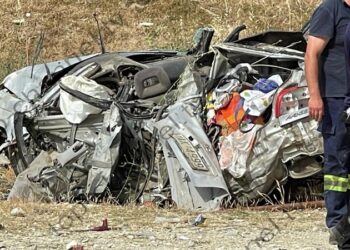 Humbi kontrollin dhe doli nga rruga, ndërron jetë i riu në Fier