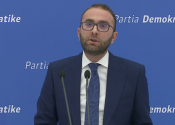 “Do të vijojmë aksionin”/ Bardhi flet për mediat pas mbledhjes së grupit të PD-së