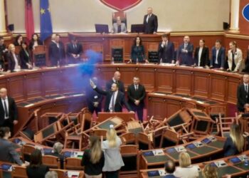 Mbledhja e grupit të PD/ Berisha dhe Bardhi tregojnë “planin” për në Parlament