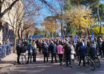 Mbyllet protesta e opozitës, Berisha paralajmëron tubimin e radhës