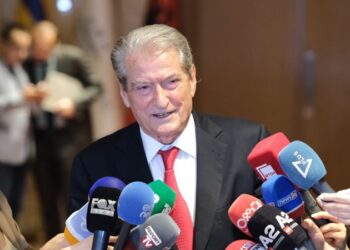“Laro të Edi Ramës!”, Berisha sulmon prokurorët e SPAK