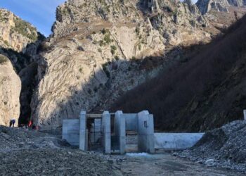 Gramsh/ 51-vjeçari humbi jetën në HEC, arrestohet drejtuesi i kamionçinës