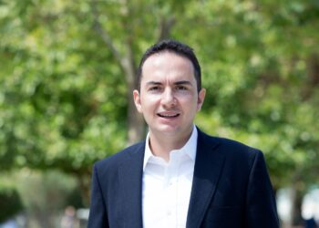 Salianji nuk merr pjesë në kuvend, nuk kursen kunjat për Berishën