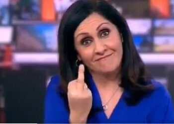 Spikerja e lajmeve në BBC e nis transmetimin me gishtin e mesit lart (VIDEO)