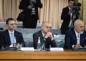 Rishikohet buxheti 2023, qeveria kujtohet në moment të fundit për bonuset sociale