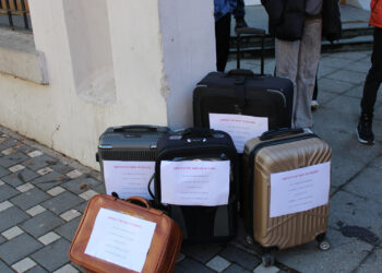 Dita e Rinisë/ Lëvizja për Universitetin me valixhe para MAS