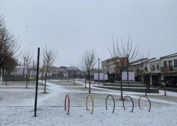 Dëborë në juglindje të vendit/ Si paraqitet gjendja e rrugëve?