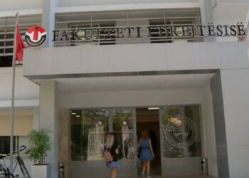 Skandal tek Drejtësia/ Dekanati pranon 685 studentë me mesataren 6 në ciklin master