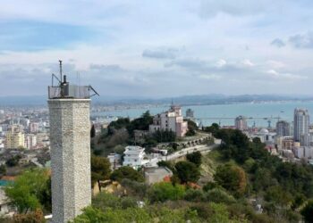 Pushteti vendor/ Kush janë 12 bashkitë me probleme financiare?