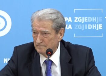 Sot protesta e opozitës, Berisha mbërrin në selinë blu