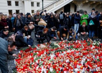 Sulmi me armë në Pragë, Universiteti i Karlit rihap dyert një muaj pas tragjedisë