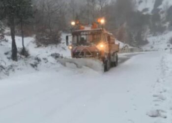 Moti i keq në vend, ARRSH apel shoferëve: Pajisuni me goma dimërore dhe zinxhirë