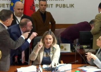 Përplasja te Komisioni i Mediave, reagon ashpër Aleanca e Grave Parlamentare