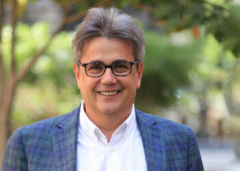 Benet Beci urdhëron shkrirjen e Teatrit Migjeni