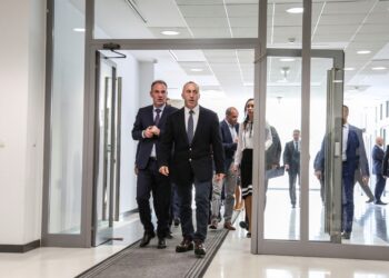 Nënshkruhet marrëveshja, Haradinaj dhe Limaj shpallin koalicionin parazgjedhor