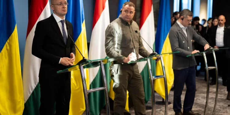 Ukraina dhe Hungaria mbajnë bisedime “konstruktive” para samitit të BE-së