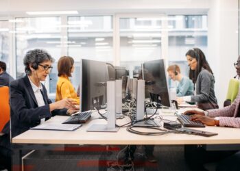 Sektori call center në krizë, me sytë nga Afrika për gjetjen e punonjësve