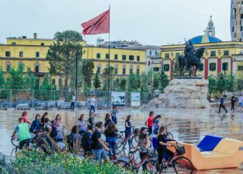 Eurostat: Shqiptarët, më të pakënaqurit nga jeta në Europë