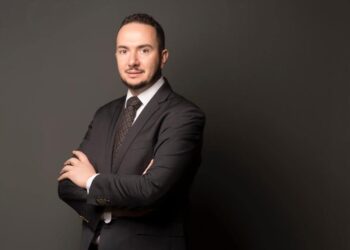 Pse nuk ndezi flakandin në sallë? Salianji: Qëllimi realizohet me forma të ndryshme