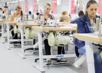 Fasonët të prekur nga rënia e euros dhe eksporteve, paralajmërojnë protestë