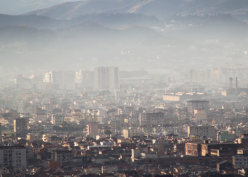 Ndotje e madhe! Ajri në Tiranë shumë i rrezikshëm për qytetarët