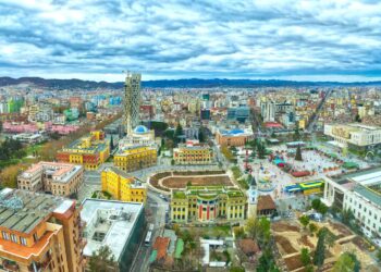 Raporti i KE-së: Tirana, një nga 10 qytetet më të këqija për të jetuar