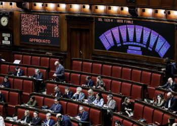 Itali/ Dhoma e Deputetëve miraton marrëveshjen Rama-Meloni për emigrantët