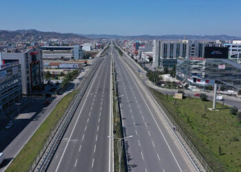 Autostrada Tiranë-Durrës bëhet me pagesë