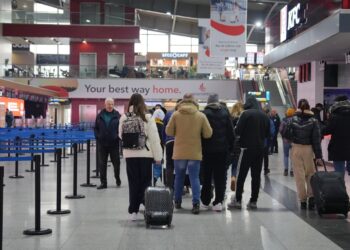 Raporti:30% e qytetarëve të Kosovës pritet të emigrojnë në tre muajt e parë të vitit