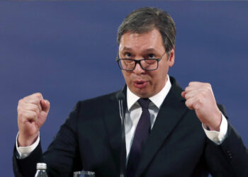 “The Guardian”: Serbia dhe problemet e Vuçiq në raport me fqinjtë