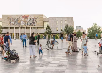 Ana tjetër e turizmit/ Si po rriten kostot e qirave dhe çmimet për vendasit?