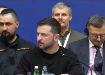 Zelenskyy ftesë vendeve të Ballkanit për të bashkëprodhuar municione